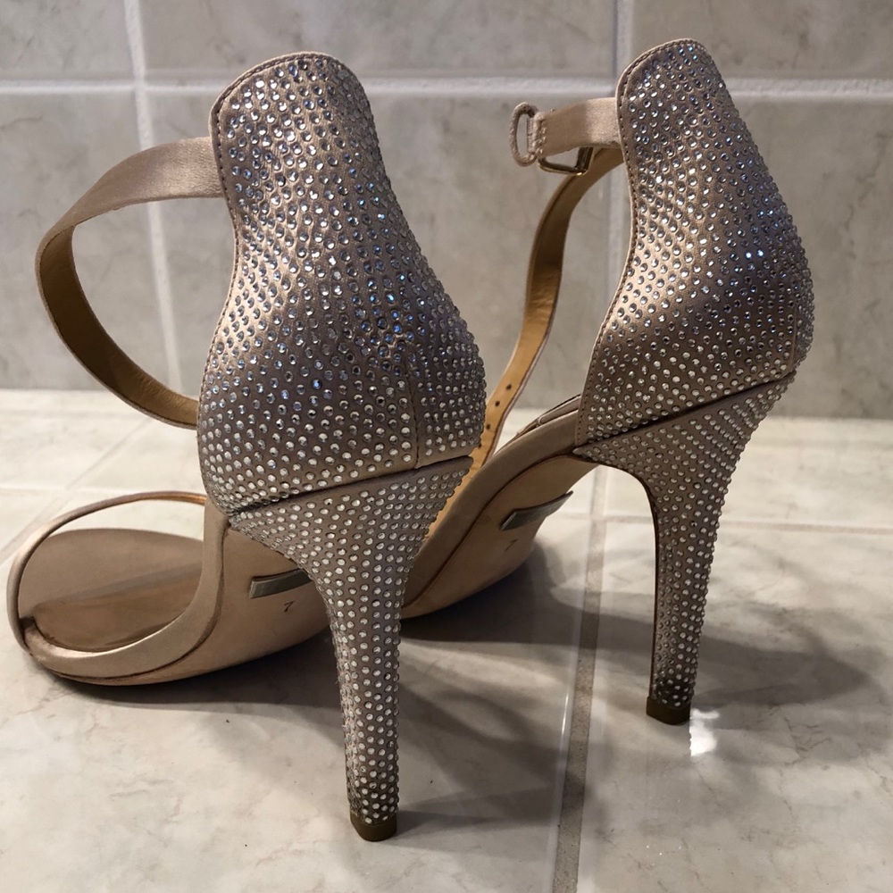 Badgley Mischka Latsat Shoe - Picture 4 of 7